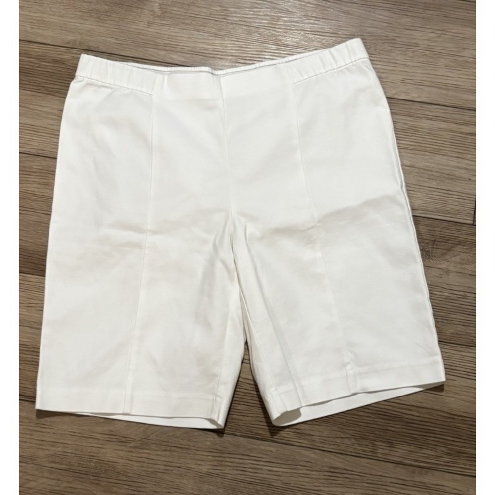 J Jill Whiteโ Bermuda Shorts White Size 16 Petite Stretch Flat Front